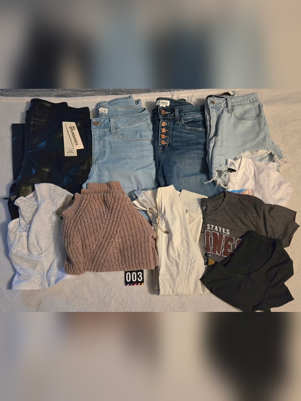 Lot/Bundle of 10 Womens/Misses/Jr Clothing (XS)